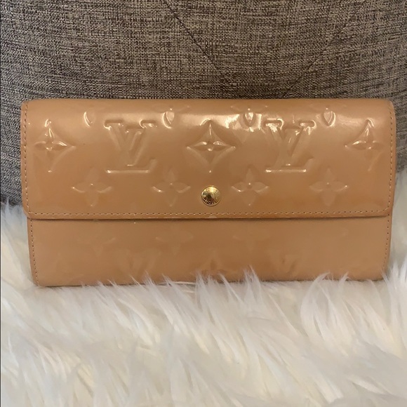 Louis Vuitton Handbags - Louis Vuitton Vernis Sarah Wallet